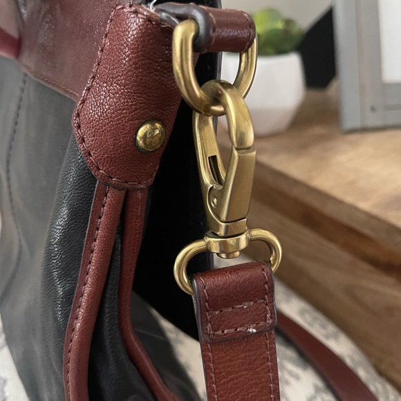 Fossil Leather Purse - Picture 8 of 9
